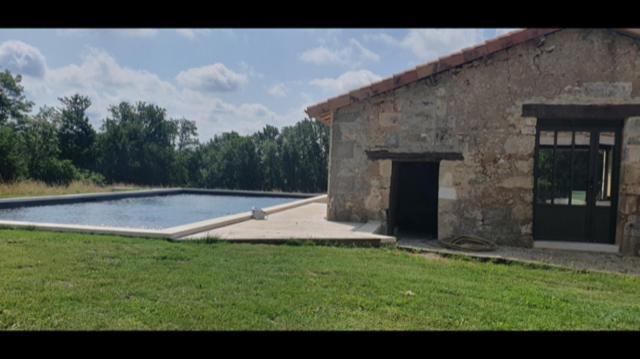 Ferme De Standing En Pleine Nature Holiday home La Chapelle-Faucher